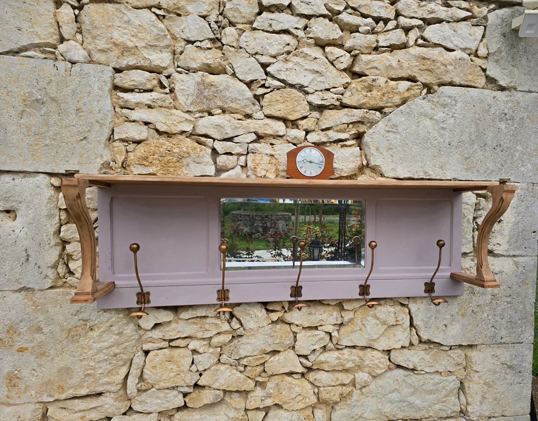 Porte manteau vestiaire merisier massif et patères vintage — photo 1 sur 2