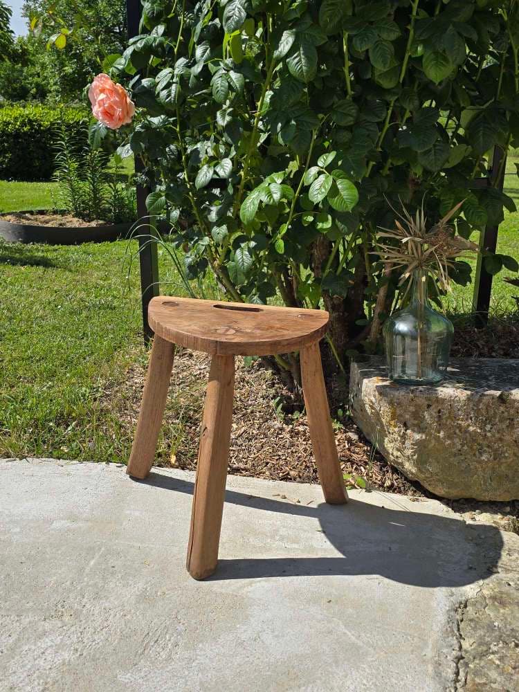 Authentique tabouret de ferme — photo 1 sur 2