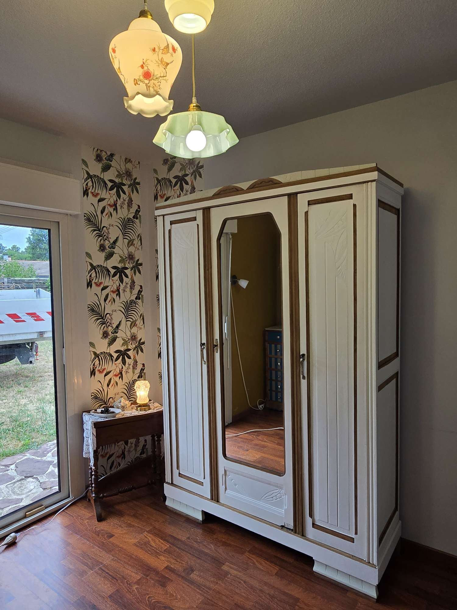Armoire art déco étagères