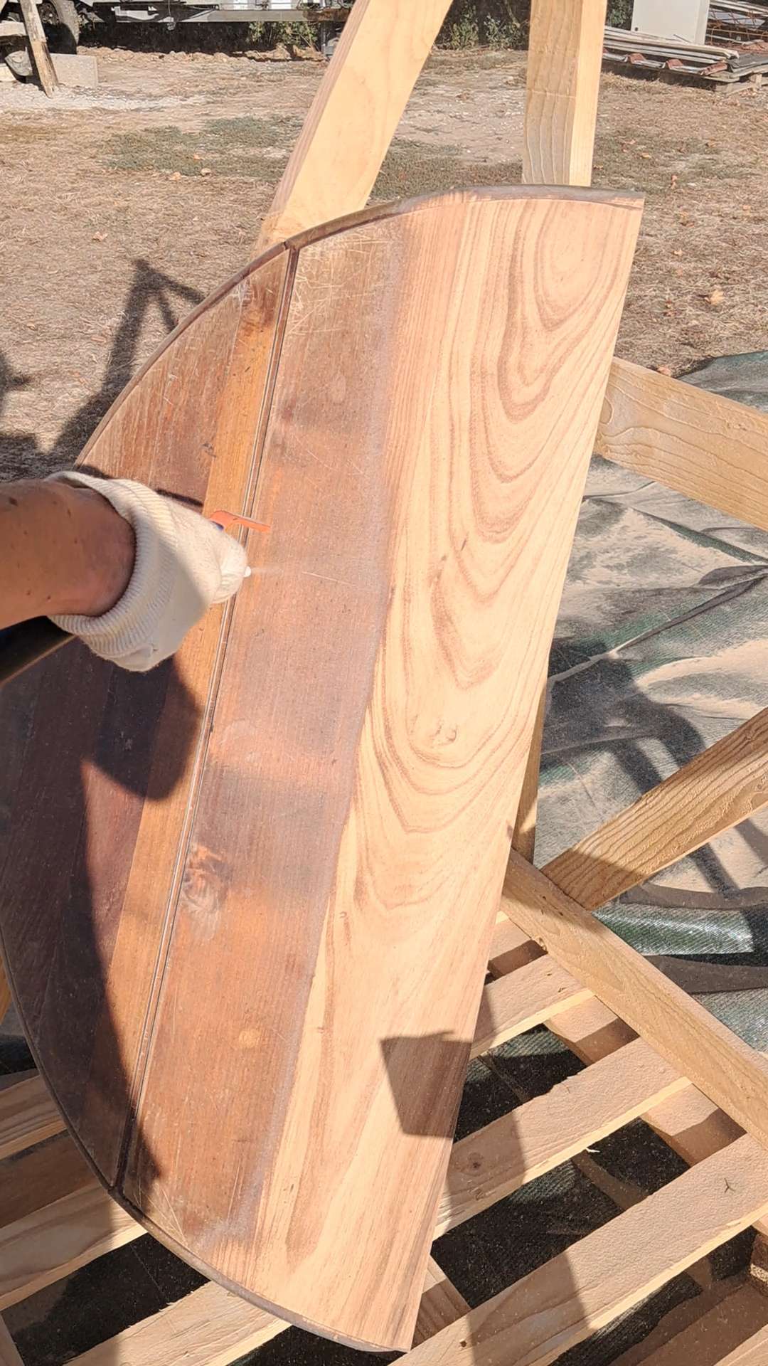 Sablage d'une table en cours
