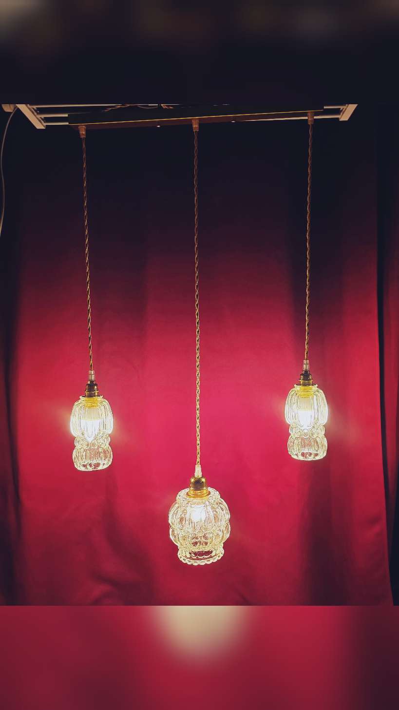 Suspension aux 3 globes en verre bullé style Tynell