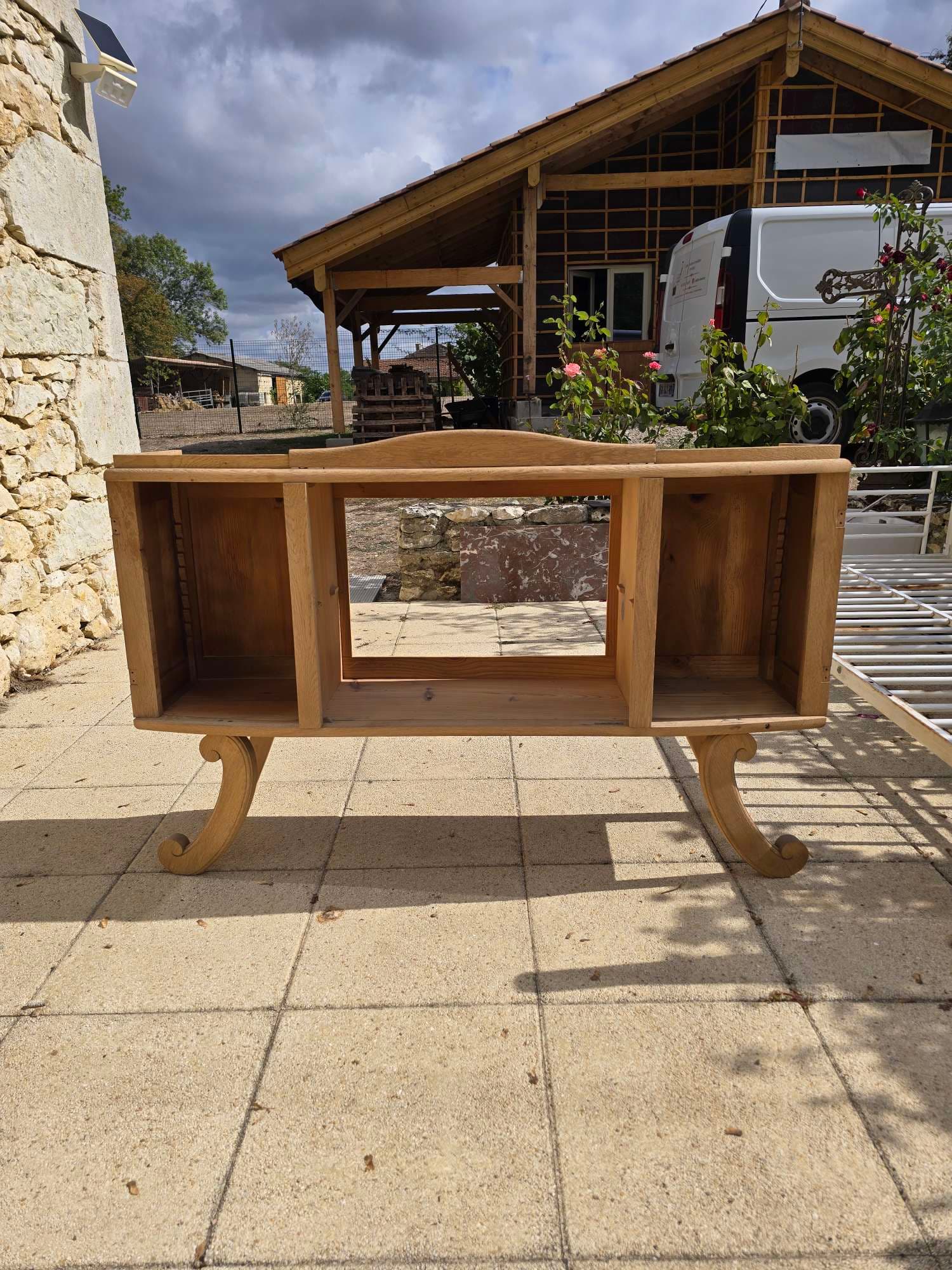 Buffet haut dit "Agnac"